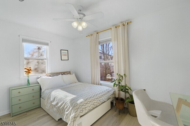 Building Photo - 499 Diamond Spring Rd