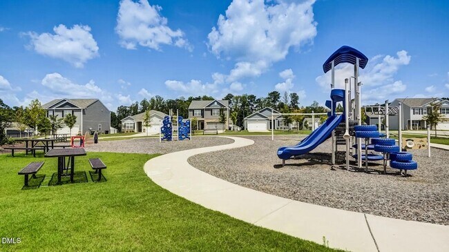 Building Photo - 1121 Duet Dr