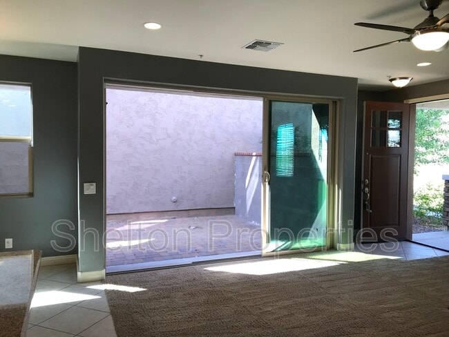Building Photo - 20901 W Maiden Ln