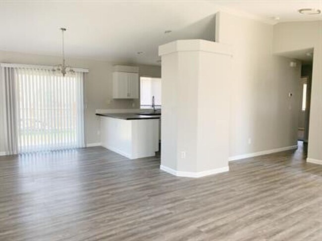 Building Photo - 4757 S Rawhide Ave