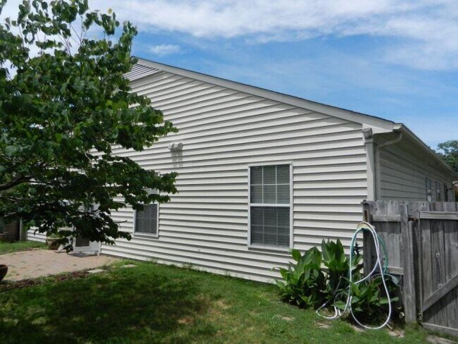 Building Photo - 3 bedroom in Hampton VA 23666