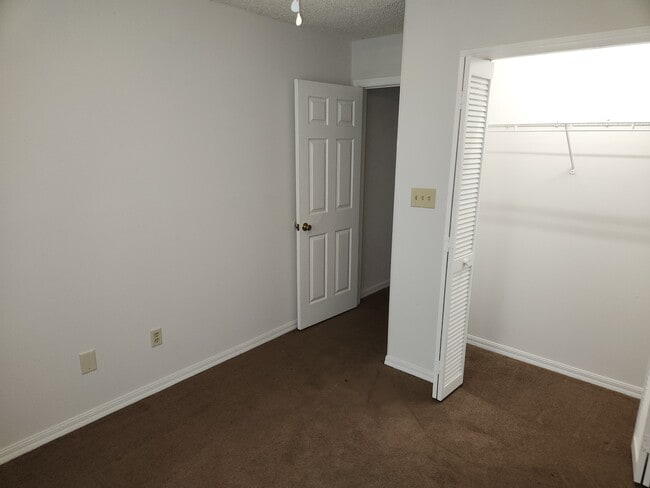 Building Photo - 6105 W 2nd Manor