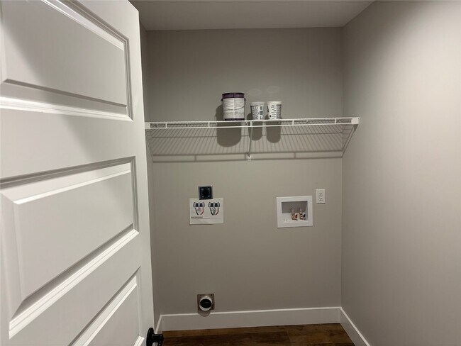 Building Photo - 1158 Marathon Dr