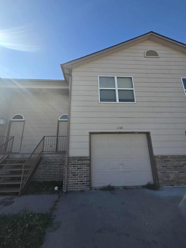 Primary Photo - Affordable rental!!!