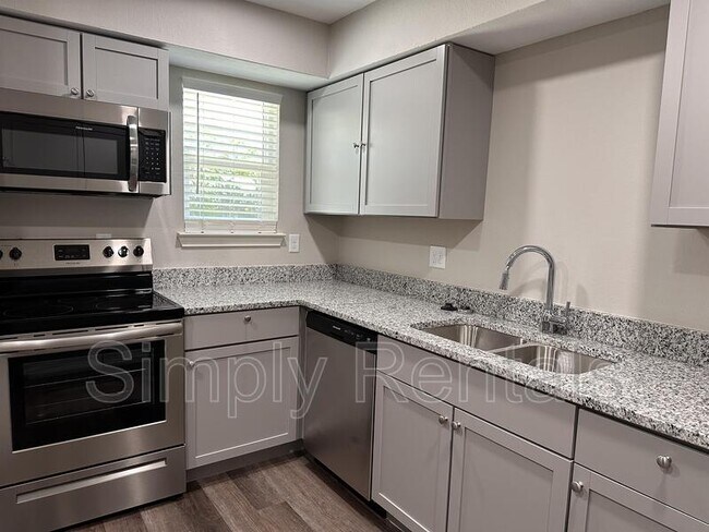 Building Photo - 11015 I-30 Frontage Rd