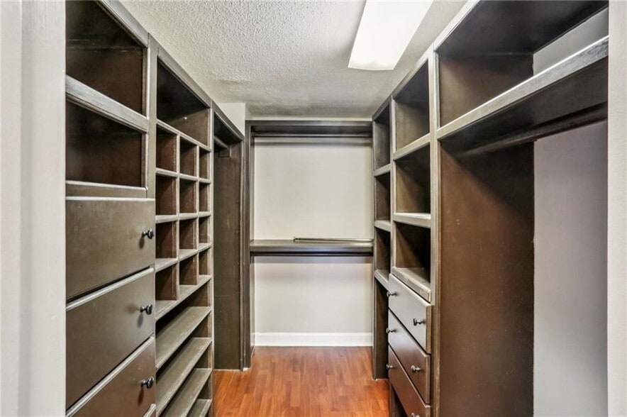 Building Photo - 2870 Pharr Ct S Northwest