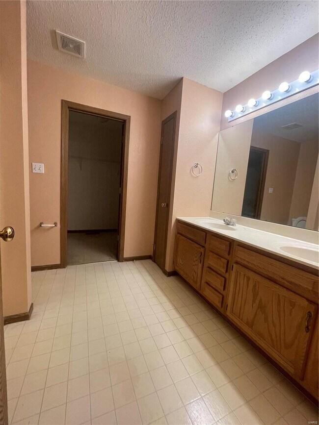 Building Photo - 1433 Bristlecone Dr