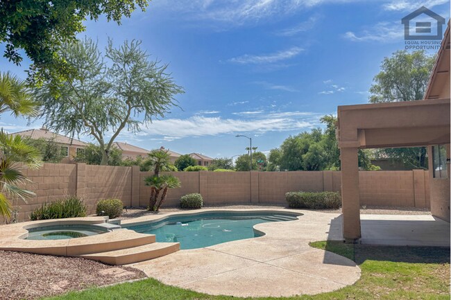 Building Photo - 3Bed/2Bath House at N 59th Ave/Union Hills! Move-In Ready on 09/24/2026! -- 3 CAR GARAGE! PRIVATE...