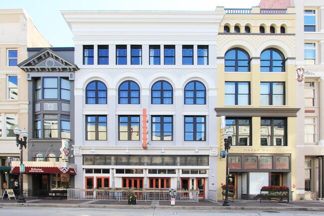 Building Photo - 416 S Gay St