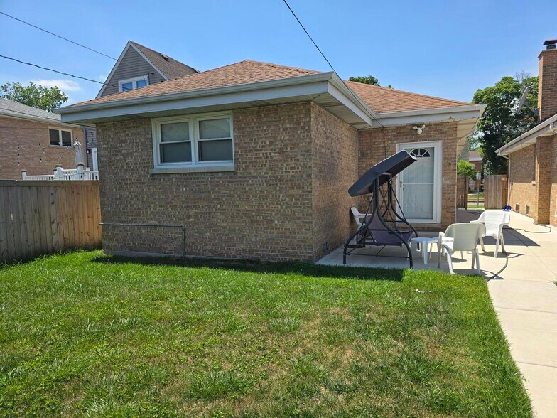 Building Photo - 5151 N Meade Ave