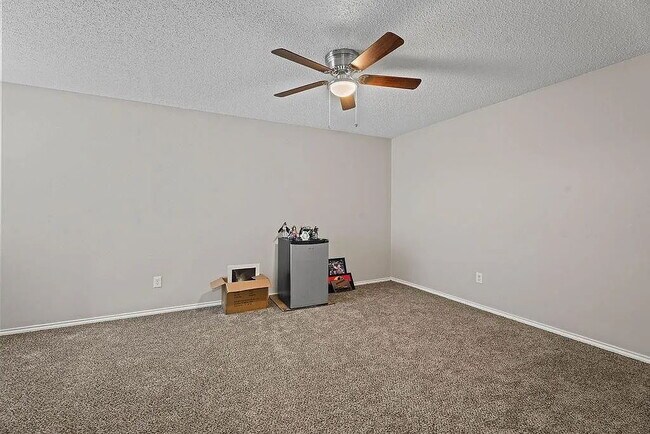 Building Photo - 3102 109th St