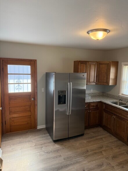 Building Photo - 1007 Harley St