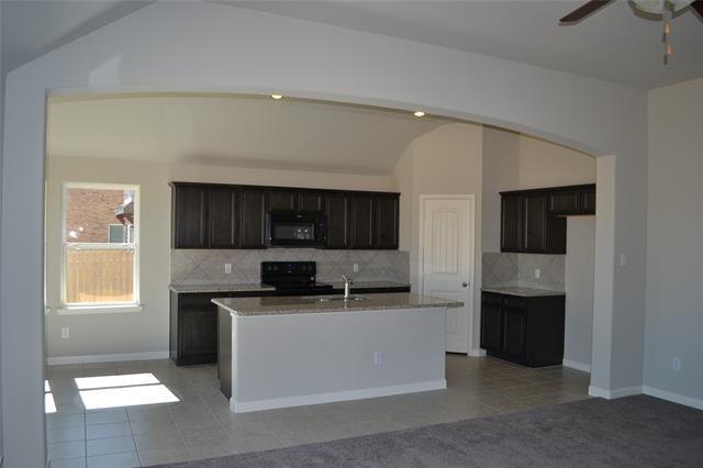 Building Photo - 5090 Royal Springs Dr