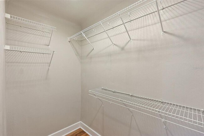 Building Photo - 769 Kirkwood Terrace N