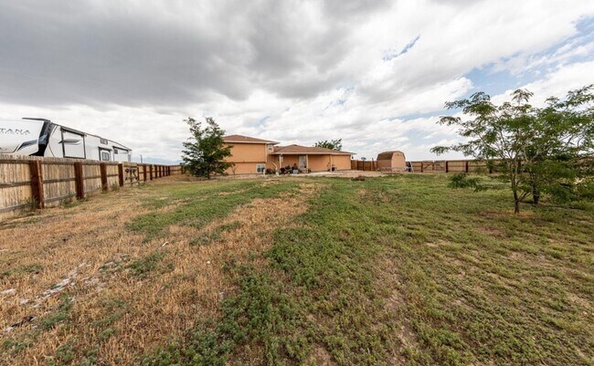 Building Photo - Spacious 5-Bedroom Home on 5 Acres with Panoramic Mountain Views & Endless Possibilities