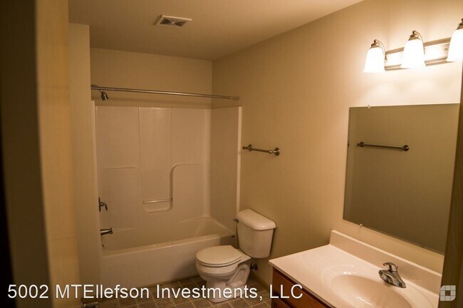 Building Photo - 5002 Siggelkow Rd