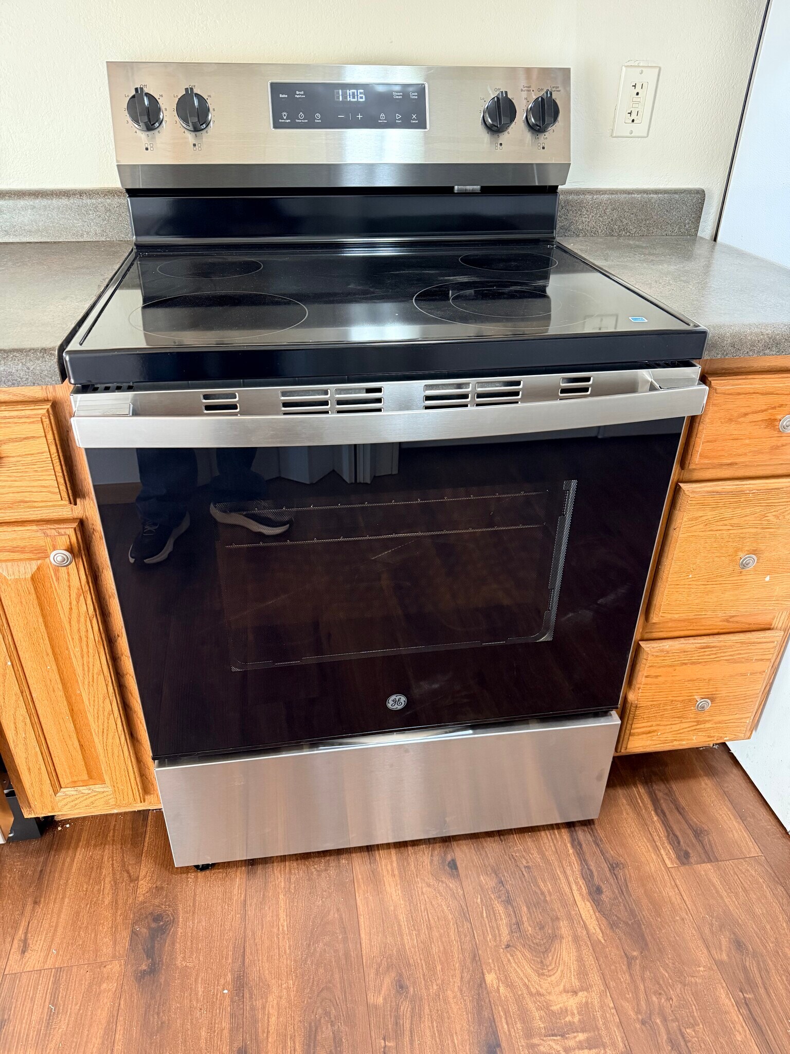 Building Photo - 2721 W Capital Ave