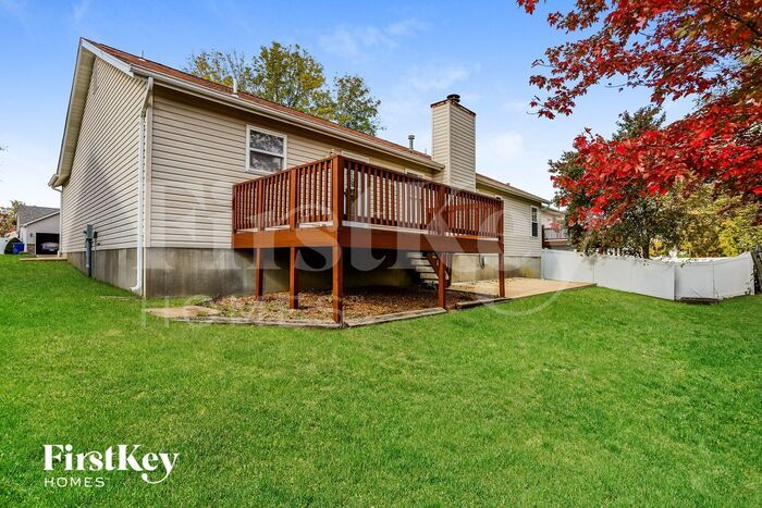 Building Photo - 15 Crystal Lake Dr