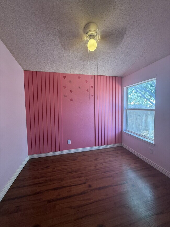 Building Photo - Discover this beautifully designed one-story home featuring 4 spacious bedrooms, 2 bathrooms in N...