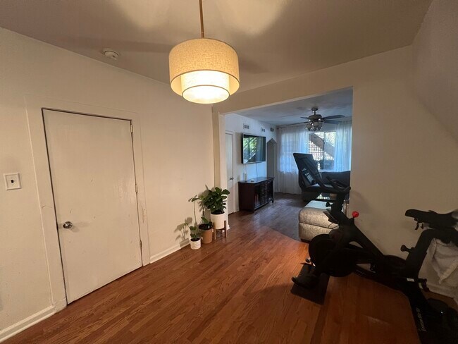 Building Photo - 1704 N Sedgwick St