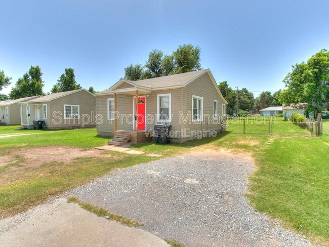 Building Photo - 4007 N Rockwell Ave