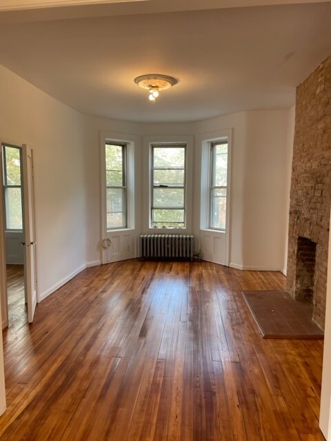 Building Photo - 456 72nd St