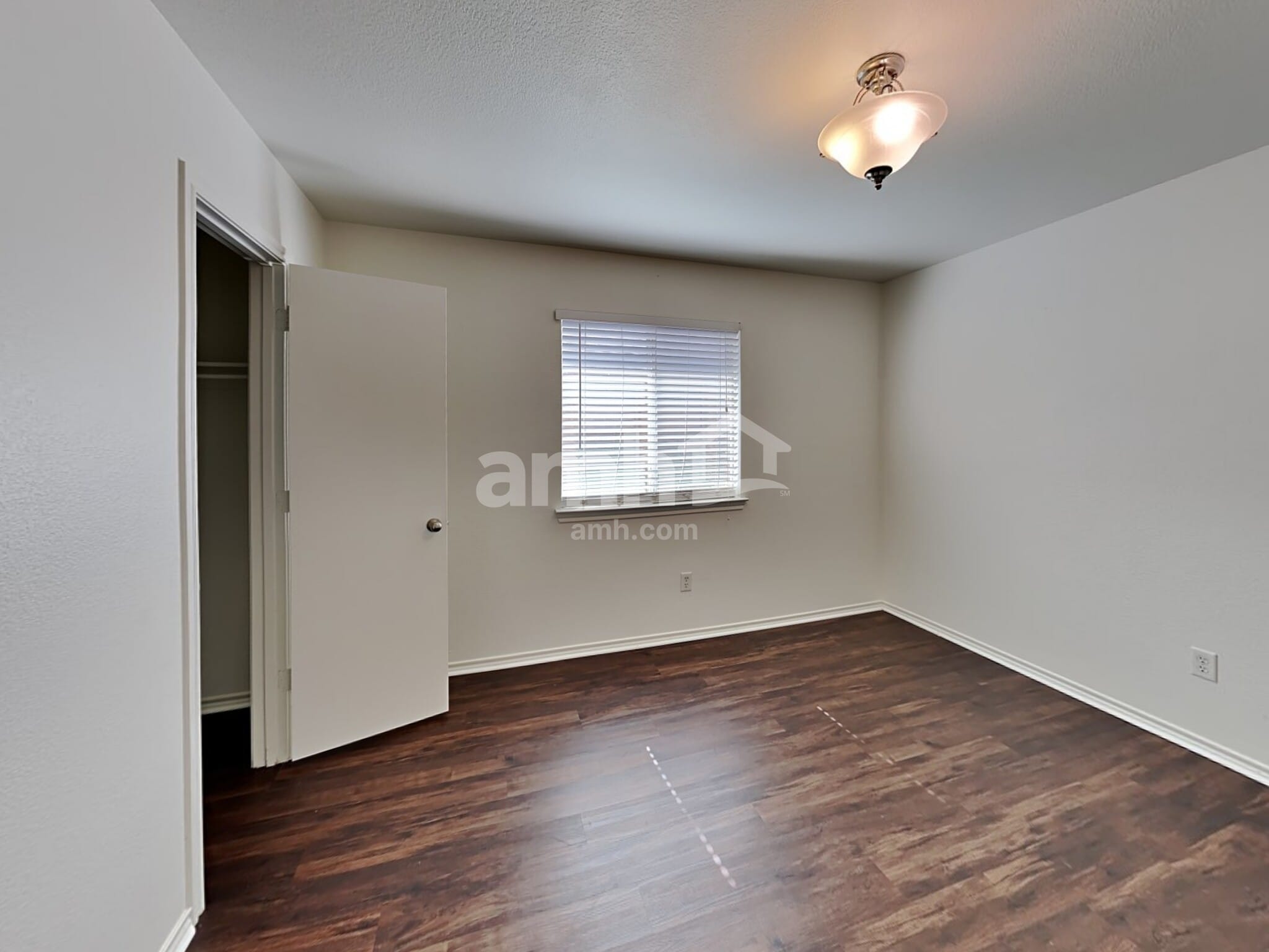 Building Photo - 9421 Pastime Ct