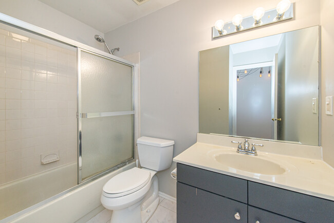 Main Bath - 158 Harvest Ln