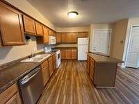 Building Photo - 886 Wescott Square