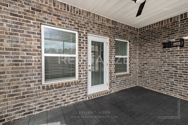 Building Photo - Modern 4BR 2 BA Home in Spanish Fort