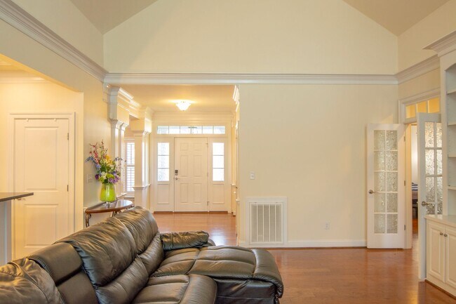 Building Photo - 6883 Birmingham Dr