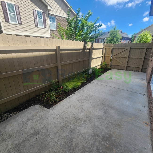 Building Photo - 402 Oakstone Trail