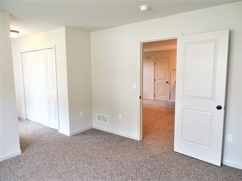 Building Photo - 12 Arrow Head Dr