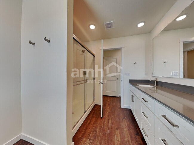 Building Photo - 9491 W Shumard St