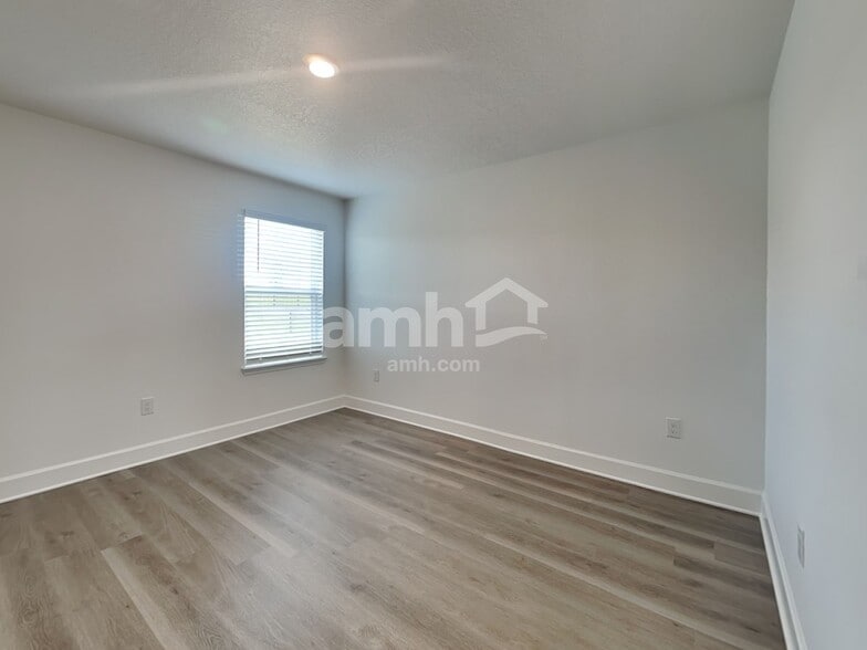 Building Photo - 37777 Dusty Saddle Ln