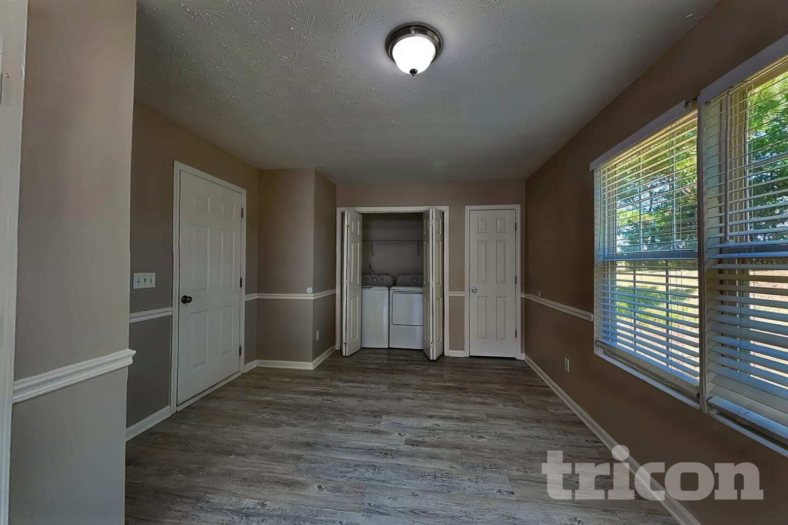 Building Photo - 517 Cathedral Dr