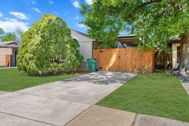Building Photo - 3209 Chestershire Dr