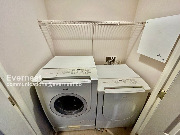 Building Photo - 195 14th St NE