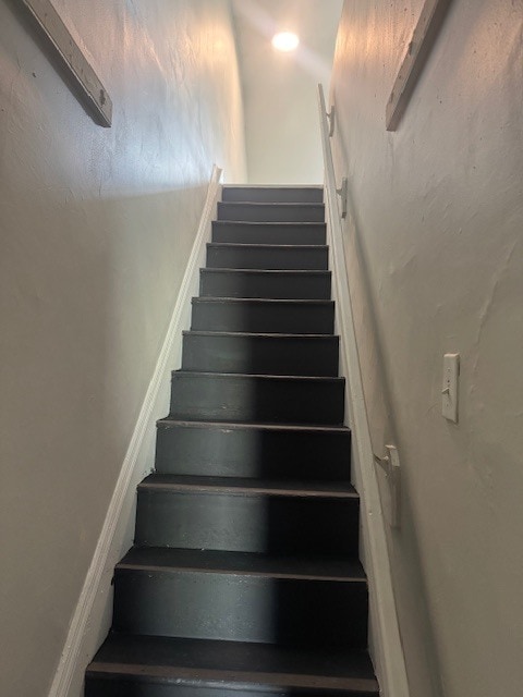 Building Photo - 105 N Warren St