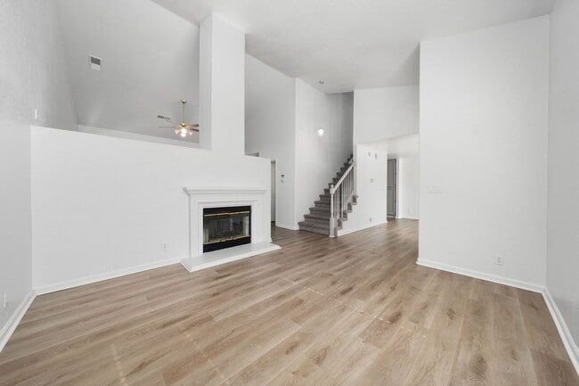 Building Photo - Charming 4 Bed 2.5 Bath Home in Roseville, CA