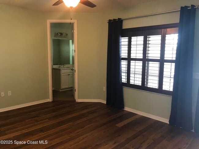 Building Photo - 3225 Sedge Dr