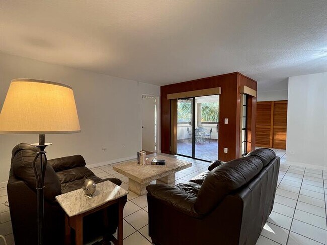 Building Photo - 9030 SW 125th Ave
