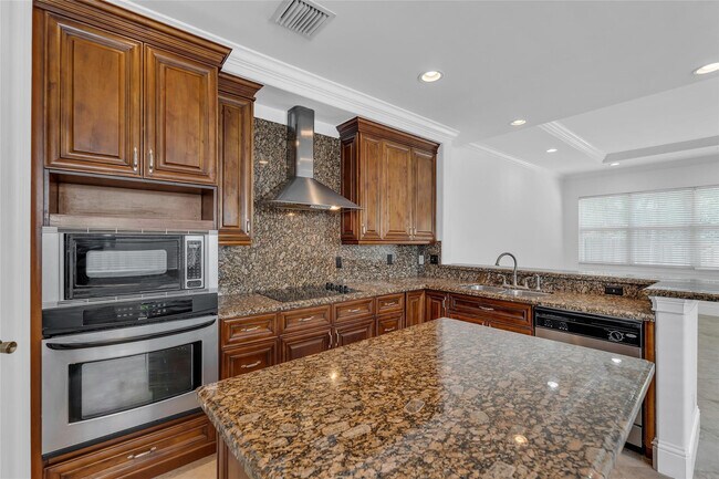 Building Photo - 416 SW 11th St