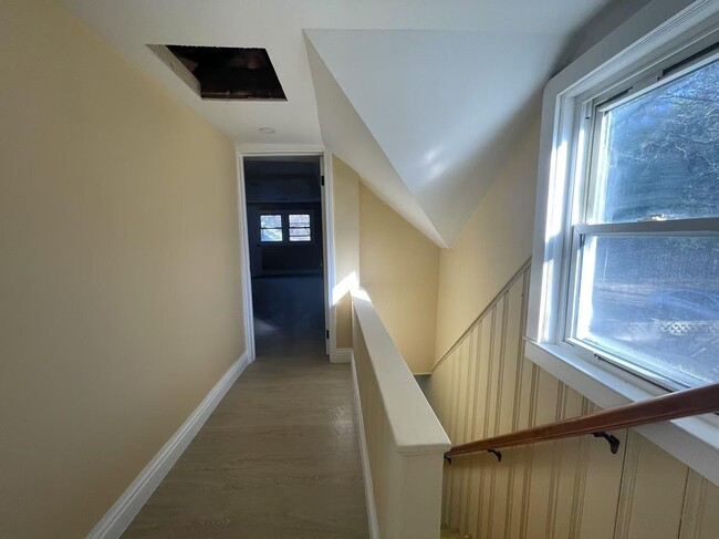 Building Photo - 232 Brookville Rd
