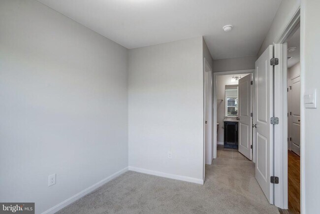 Building Photo - 721 Courier Ln