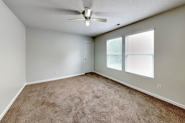 Building Photo - 7030 Maple Park Ln