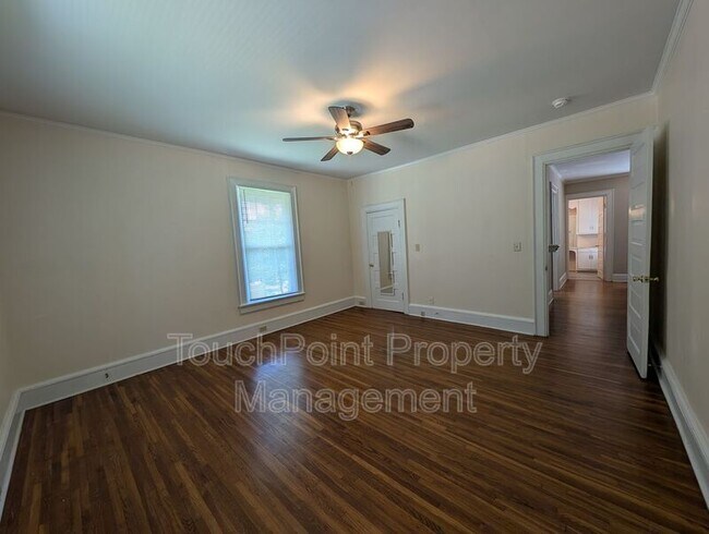 Building Photo - 476 Spring St SW