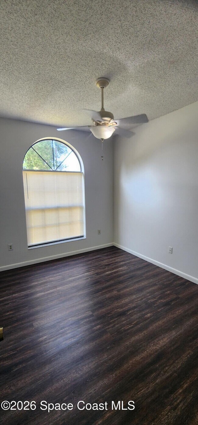 Building Photo - 4024 Pinyon Dr