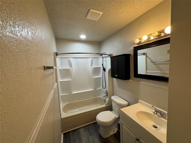 Building Photo - 907 Walters Ln