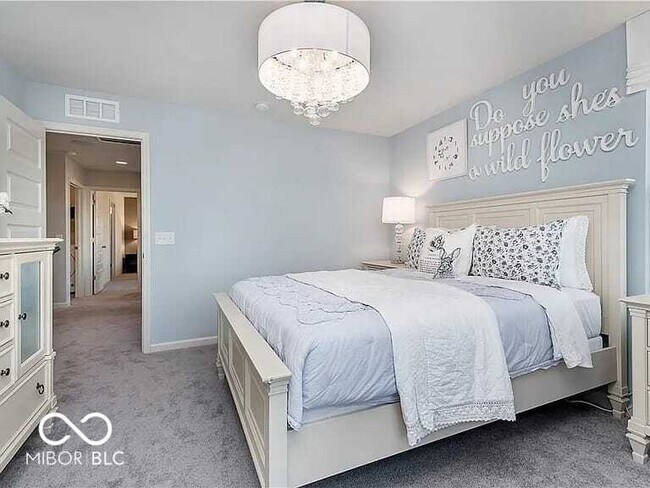 Building Photo - 4894 Oak Hl Dr